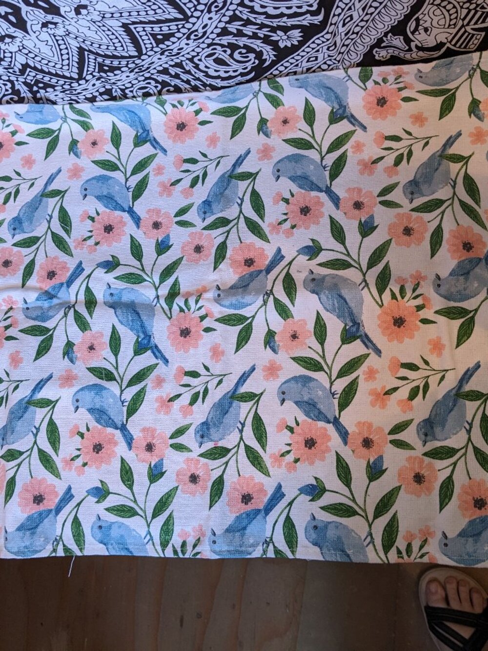 Market Finds Birds & Flowers Tea Towel NWOT